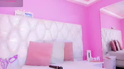 Snapshot of manellyksparklee chatting on July 4, 5:57 am manellyksparklee online show from July 4, 5:57 am