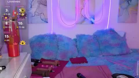 Mane Summers online show from November 16, 6:24 pm