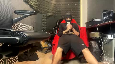 Snapshot of mani4sexy chatting on February 14, 6:59 pm Mani4sexy online show from February 14, 6:59 pm