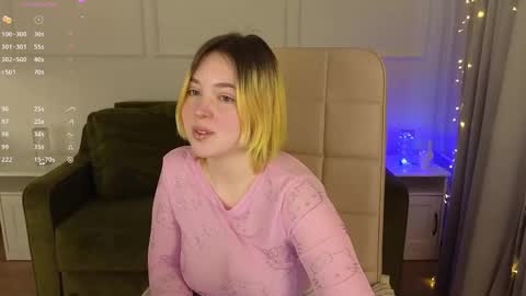 manic_pixie_ online show from February 7, 10:50 am