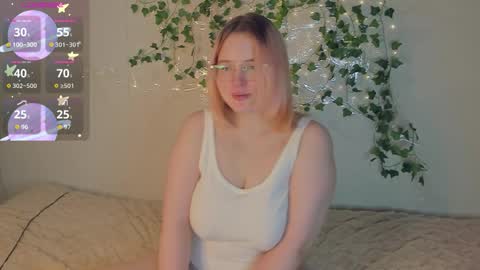 manic_pixie_ online show from September 11, 5:13 pm