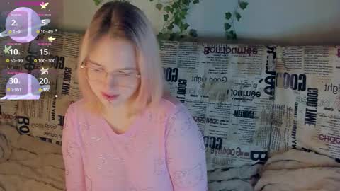 manic_pixie_ online show from September 19, 3:56 pm