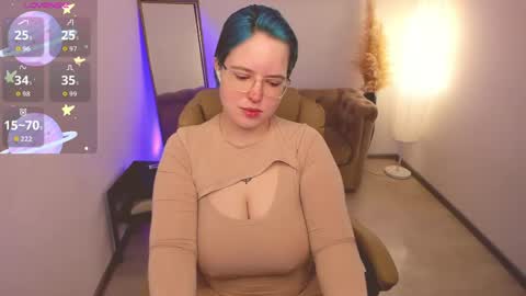 Snapshot of manic_pixie_ chatting on May 10, 3:28 pm manic_pixie_ online show from May 10, 3:28 pm