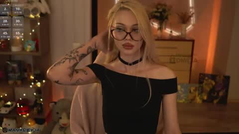 Amelie online show from April 12, 6:57 pm