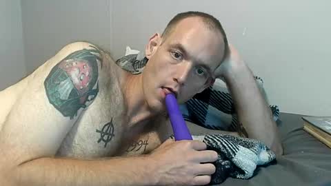 Snapshot of manlyman94 chatting on August 2, 4:49 pm manlyman94 online show from August 2, 4:49 pm
