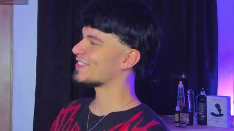 Snapshot of manu__05 chatting on May 24, 2:05 am independent model online show from May 24, 2:05 am