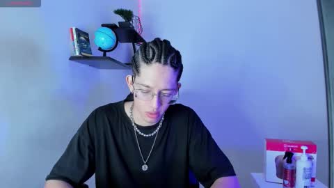 Manuel online show from November 11, 3:06 am