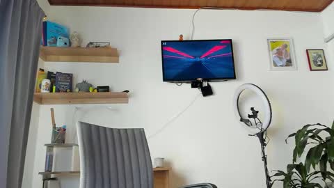 manucute 23  online show from December 3, 2:37 pm