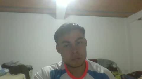 Snapshot of manuel9810 chatting on January 9, 3:31 am manuel9810 online show from January 9, 3:31 am