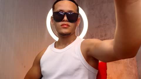 Manuel online show from March 8, 1:26 pm