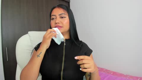 Snapshot of manuela_anderson chatting on January 5, 7:49 pm MANUELA online show from January 5, 7:49 pm