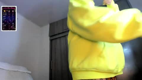 Snapshot of manuela_jaramillo chatting on April 30, 7:04 am manuela_jaramillo online show from April 30, 7:04 am