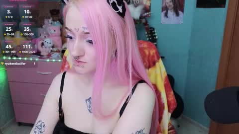 Manuela online show from December 15, 8:24 pm