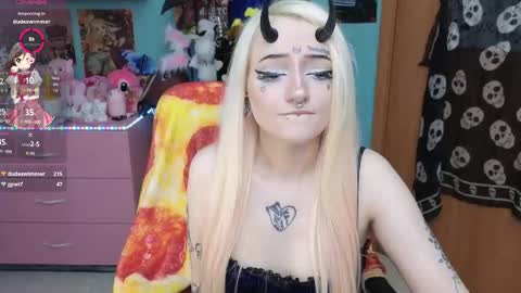 Manuela online show from March 13, 8:59 pm