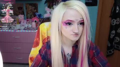 Manuela online show from March 17, 1:03 pm