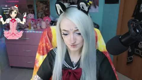 Manuela online show from April 26, 8:06 pm