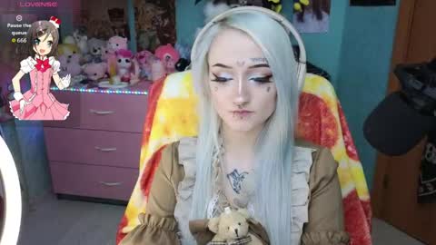 Manuela online show from April 27, 9:13 pm