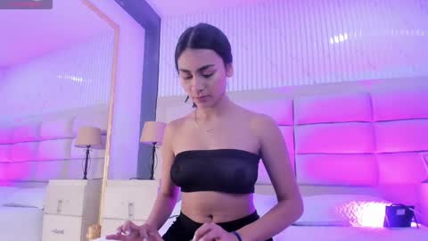 Manuela online show from February 15, 8:49 pm