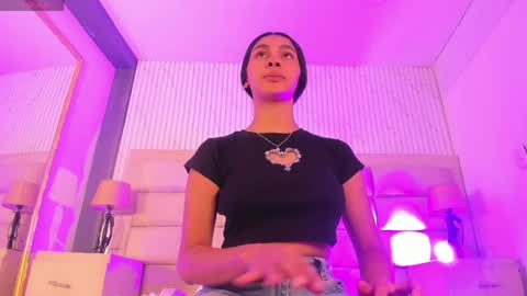 Manuela online show from April 2, 9:01 pm