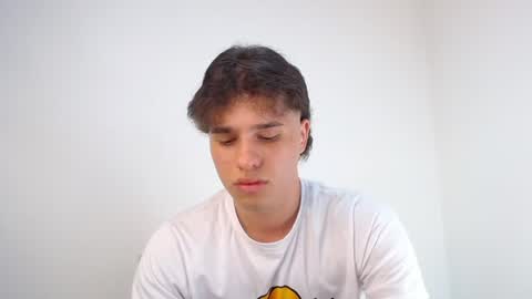 Snapshot of manuelr77 chatting on June 14, 2:24 am Manuel online show from June 14, 2:24 am