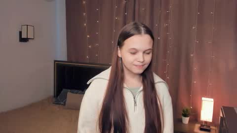 Glowworm online show from November 5, 9:20 am