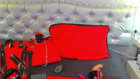 Snapshot of mara_blake__ chatting on November 8, 2:56 am Mara online show from November 8, 2:56 am