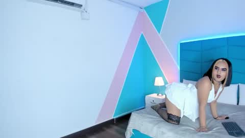 mara_winters_ online show from October 29, 2:52 pm