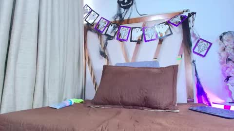 Snapshot of maraa_x chatting on October 14, 8:20 pm maraa_x online show from October 14, 8:20 pm