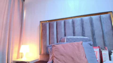 Snapshot of maraa_x chatting on April 25, 6:05 pm maraa_x online show from April 25, 6:05 pm