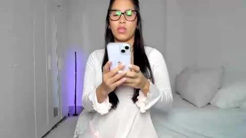 Snapshot of maragirl chatting on June 30, 6:20 pm Mara online show from June 30, 6:20 pm