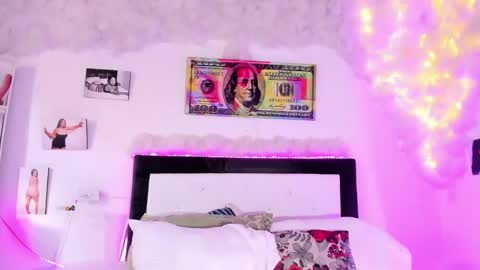 maralinette22 online show from February 19, 8:52 pm