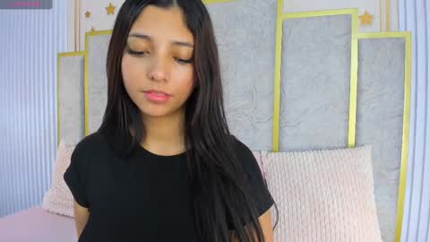 Maraluna online show from February 10, 2:59 pm