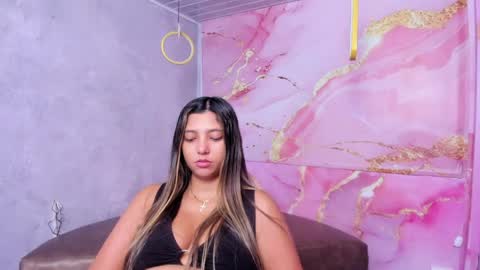 Maraluna online show from April 22, 11:56 am