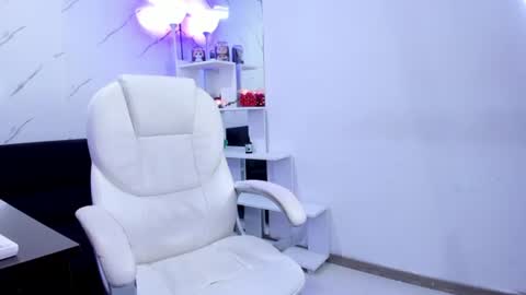 Snapshot of maramartinez_ chatting on June 11, 12:32 am maramartinez_ online show from June 11, 12:32 am