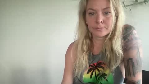 Snapshot of marasecrets chatting on June 8, 7:25 pm marasecrets online show from June 8, 7:25 pm