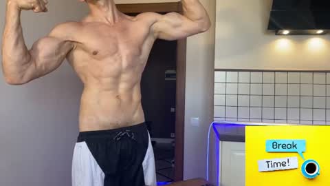 Snapshot of marc105100 chatting on July 5, 7:48 am alex marvelxx online show from July 5, 7:48 am