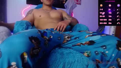 Snapshot of marc_locke chatting on October 13, 11:27 pm Marc Locke online show from October 13, 11:27 pm