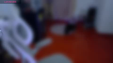 Snapshot of marcela2101s chatting on November 6, 12:44 am marcela2101s online show from November 6, 12:44 am