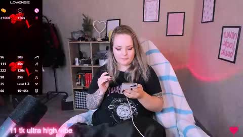 Snapshot of marcelinepeach chatting on March 7, 2:34 pm Sara online show from March 7, 2:34 pm