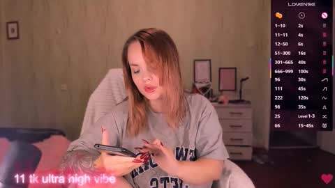 Snapshot of marcelinepeach chatting on October 2, 11:23 pm Sara online show from October 2, 11:23 pm