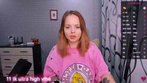 Snapshot of marcelinepeach chatting on October 14, 12:06 pm Sara online show from October 14, 12:06 pm