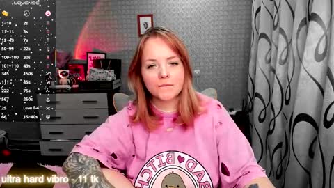 Snapshot of marcelinepeach chatting on December 1, 7:24 am Sara online show from December 1, 7:24 am