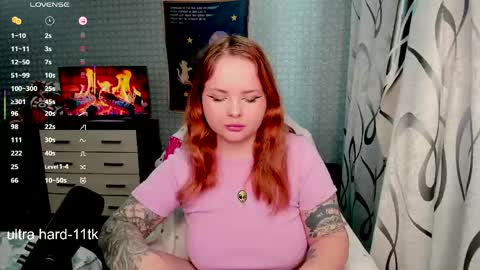 Snapshot of marcelinepeach chatting on May 4, 8:54 am Sara online show from May 4, 8:54 am