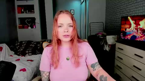 Snapshot of marcelinepeach chatting on June 13, 12:08 am Sara online show from June 13, 12:08 am