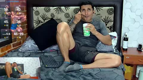 Snapshot of marckmuscle chatting on December 6, 2:35 am Marck Independent model online show from December 6, 2:35 am