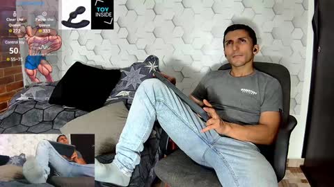 Snapshot of marckmuscle chatting on December 19, 2:45 am Marck Independent model online show from December 19, 2:45 am