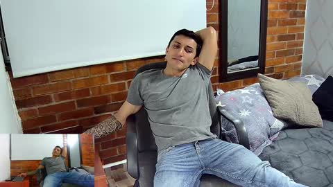 Snapshot of marckmuscle chatting on December 28, 2:33 am Marck Independent model online show from December 28, 2:33 am