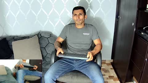 Snapshot of marckmuscle chatting on January 13, 2:07 am Marck Independent model online show from January 13, 2:07 am