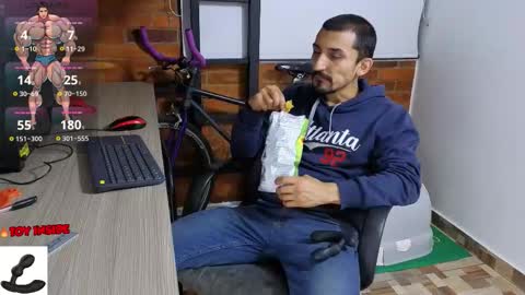 Snapshot of marckmuscle chatting on October 6, 2:42 am Marck Independent model online show from October 6, 2:42 am