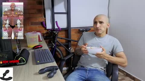 Marck  Independent model  online show from April 11, 2:05 am